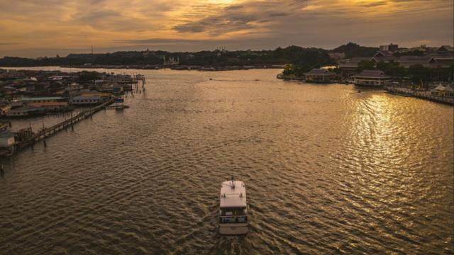 Brunei River Cruise. Photo credit: Tourism Development Department, Ministry of Primary Resources and Tourism, Brunei Darussalam.