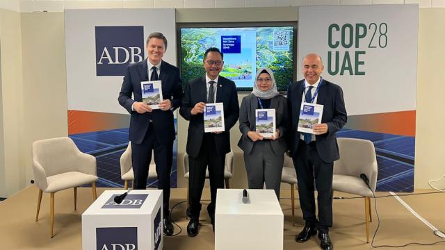     From left to right:  ADB Director General for Southeast Asia Winfried Wicklein, Nusantara Capital Authority Chairman Bambang Susantono, Nusantara Capital Authority Deputy of Environment and Natural Resources Myrna Safitri, and ADB Director General for Climate Change and Sustainable Development Bruno Carrasco.
