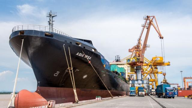 Port of Hai Phong in Viet Nam. Photo credit: ADB.