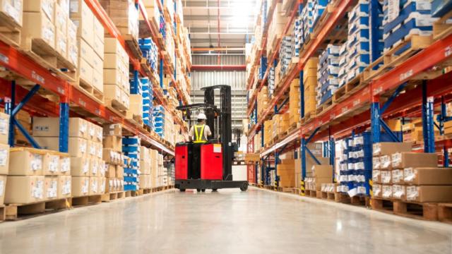 Warehouse distribution and logistics hub. Photo credit: iStock/Kamonchai Mattakulphon.